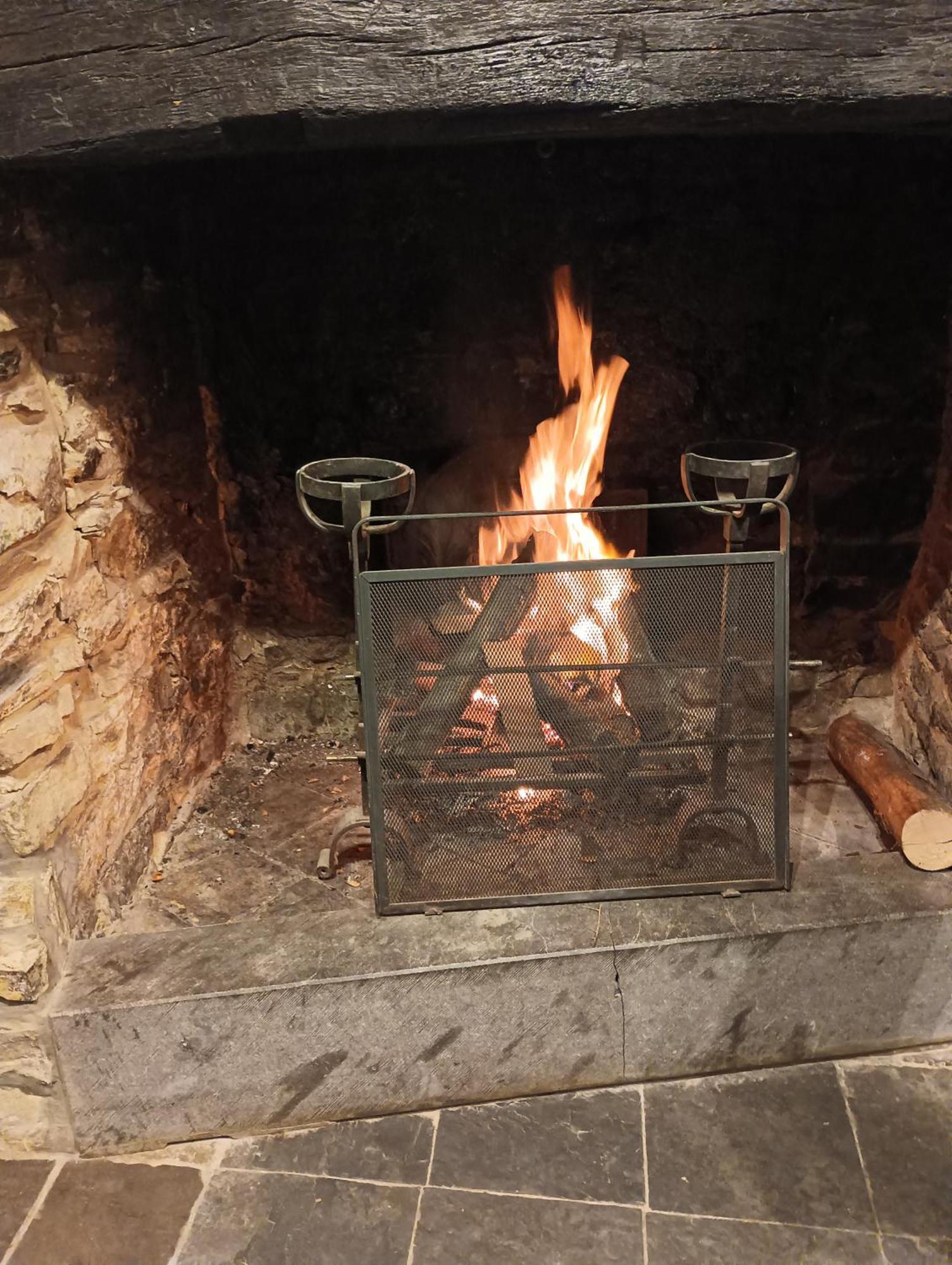 Gite Ardennes Au Coin Du Feu Jacuzzi Sauna Et Nature Jalhay Exteriör bild